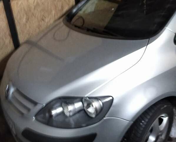 Серый Фольксваген Гольф Плюс, объемом двигателя 1.4 л и пробегом 232 тыс. км за 6500 $, фото 1 на Automoto.ua