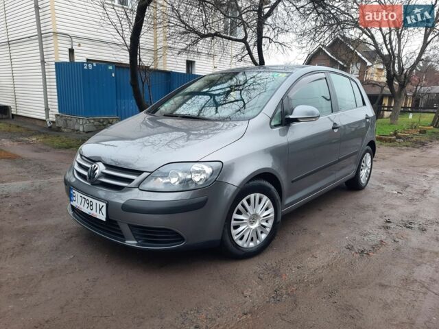 Сірий Фольксваген Golf Plus, об'ємом двигуна 1.6 л та пробігом 213 тис. км за 5990 $, фото 1 на Automoto.ua