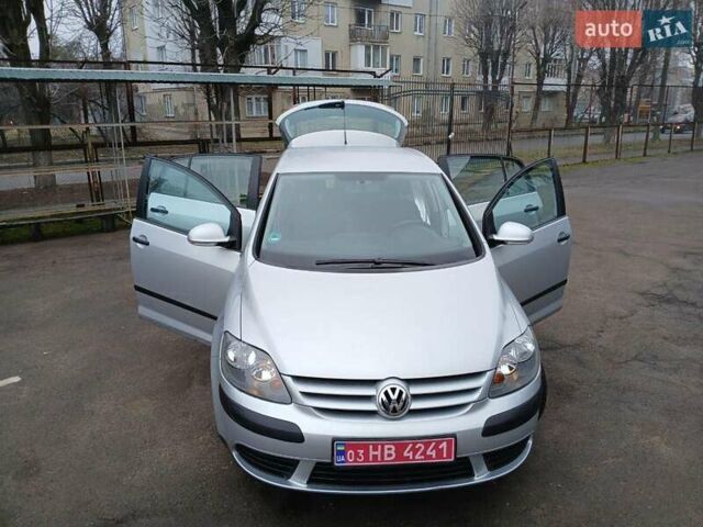 Серый Фольксваген Гольф Плюс, объемом двигателя 1.4 л и пробегом 220 тыс. км за 4750 $, фото 1 на Automoto.ua