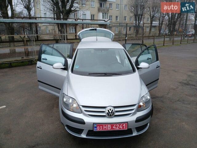 Серый Фольксваген Гольф Плюс, объемом двигателя 1.4 л и пробегом 220 тыс. км за 4400 $, фото 1 на Automoto.ua