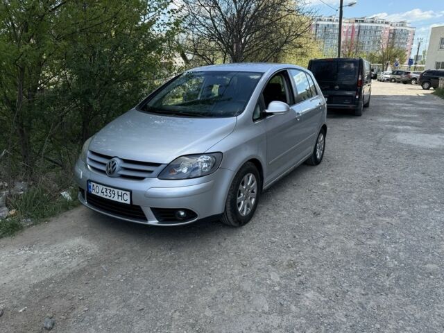 Сірий Фольксваген Golf Plus, об'ємом двигуна 1.6 л та пробігом 213 тис. км за 5900 $, фото 1 на Automoto.ua