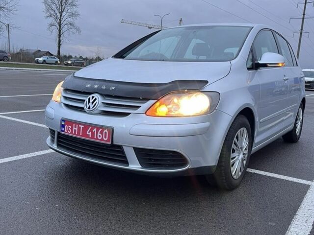 Сірий Фольксваген Golf Plus, об'ємом двигуна 1.6 л та пробігом 196 тис. км за 5400 $, фото 1 на Automoto.ua