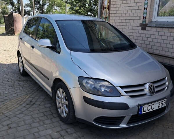 Сірий Фольксваген Golf Plus, об'ємом двигуна 2 л та пробігом 350 тис. км за 3200 $, фото 1 на Automoto.ua