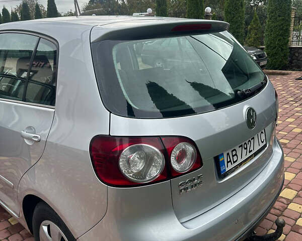 Серый Фольксваген Гольф Плюс, объемом двигателя 1.6 л и пробегом 250 тыс. км за 5300 $, фото 1 на Automoto.ua