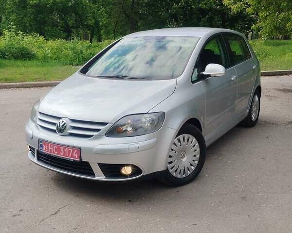 Серый Фольксваген Гольф Плюс, объемом двигателя 1.6 л и пробегом 180 тыс. км за 6700 $, фото 1 на Automoto.ua