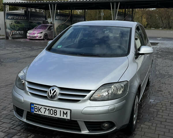 Фольксваген Гольф Плюс 2006 в Ровно на Automoto.ua Серый Фольксваген Гольф Плюс, объемом двигателя 1.6 л и пробегом 213 тыс. км за 5500 $, фото 1 на Automoto.ua