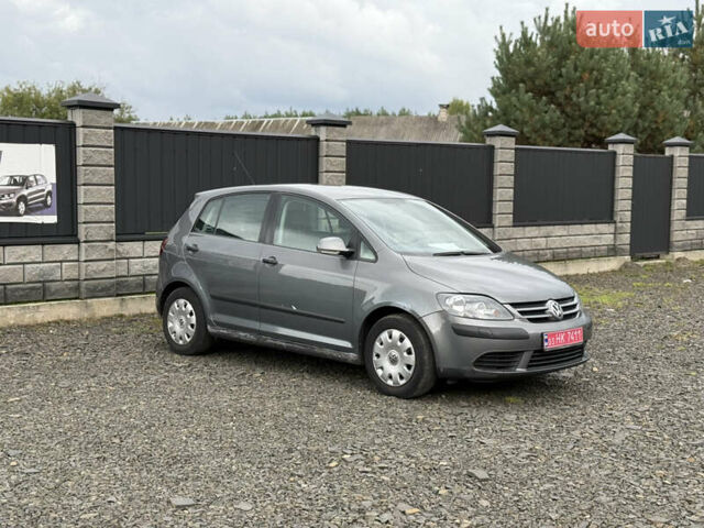 Фольксваген Гольф Плюс 2006 в Луцке на Automoto.ua Серый Фольксваген Гольф Плюс, объемом двигателя 1.6 л и пробегом 216 тыс. км за 4800 $, фото 1 на Automoto.ua