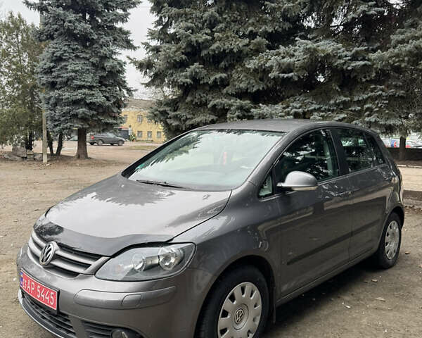 Серый Фольксваген Гольф Плюс, объемом двигателя 1.6 л и пробегом 212 тыс. км за 6100 $, фото 1 на Automoto.ua