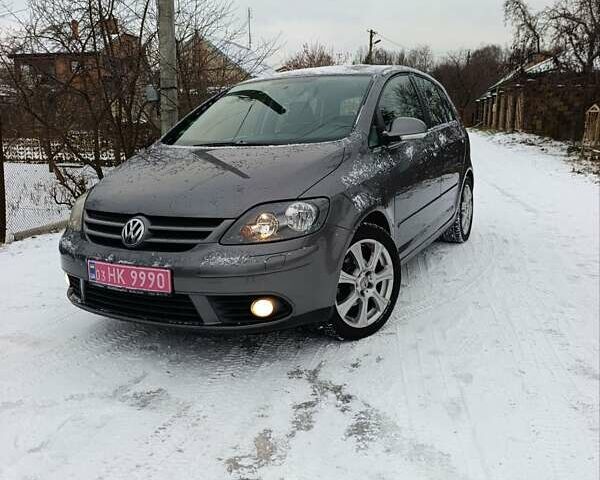 Серый Фольксваген Гольф Плюс, объемом двигателя 1.6 л и пробегом 217 тыс. км за 7200 $, фото 1 на Automoto.ua