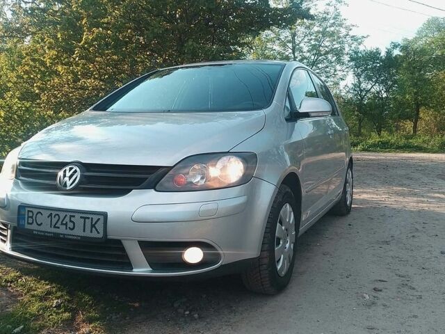 Сірий Фольксваген Golf Plus, об'ємом двигуна 1.4 л та пробігом 253 тис. км за 5099 $, фото 1 на Automoto.ua