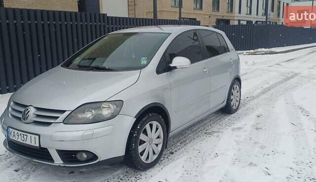 Серый Фольксваген Гольф Плюс, объемом двигателя 1.39 л и пробегом 254 тыс. км за 5800 $, фото 1 на Automoto.ua
