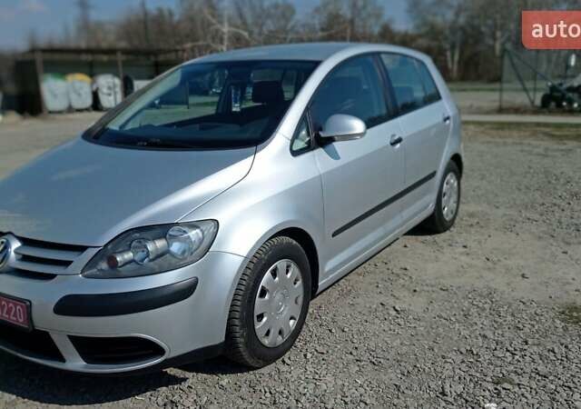 Сірий Фольксваген Golf Plus, об'ємом двигуна 1.4 л та пробігом 195 тис. км за 5100 $, фото 1 на Automoto.ua