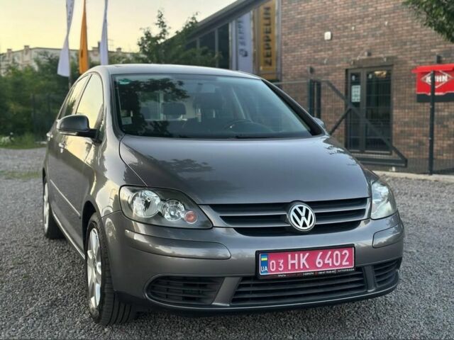 Серый Фольксваген Гольф Плюс, объемом двигателя 1.6 л и пробегом 202 тыс. км за 6500 $, фото 1 на Automoto.ua