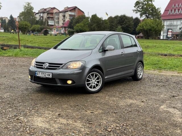 Серый Фольксваген Гольф Плюс, объемом двигателя 1.6 л и пробегом 235 тыс. км за 5500 $, фото 1 на Automoto.ua