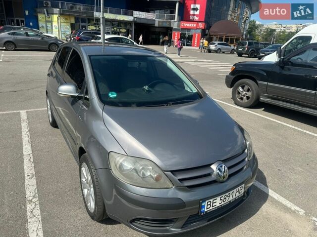Сірий Фольксваген Golf Plus, об'ємом двигуна 1.6 л та пробігом 314 тис. км за 5600 $, фото 1 на Automoto.ua