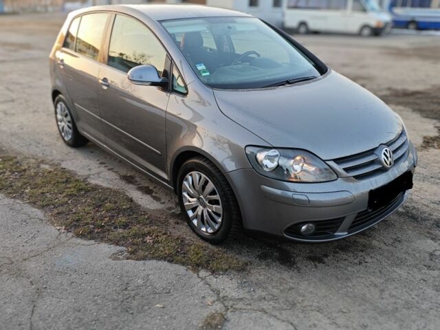 Серый Фольксваген Гольф Плюс, объемом двигателя 1.6 л и пробегом 169 тыс. км за 6199 $, фото 1 на Automoto.ua