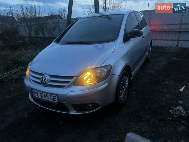 Сірий Фольксваген Golf Plus, об'ємом двигуна 1.6 л та пробігом 279 тис. км за 7100 $, фото 1 на Automoto.ua
