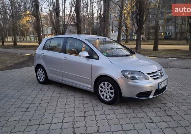 Серый Фольксваген Гольф Плюс, объемом двигателя 1.6 л и пробегом 201 тыс. км за 6599 $, фото 1 на Automoto.ua