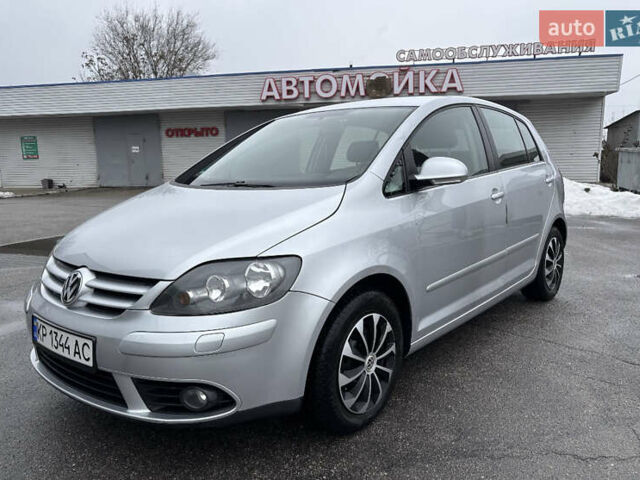 Серый Фольксваген Гольф Плюс, объемом двигателя 1.6 л и пробегом 219 тыс. км за 6399 $, фото 1 на Automoto.ua