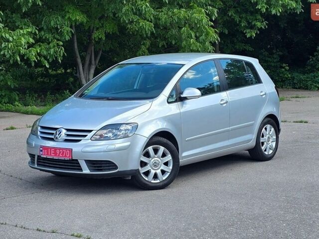 Сірий Фольксваген Golf Plus, об'ємом двигуна 1.6 л та пробігом 203 тис. км за 7899 $, фото 1 на Automoto.ua