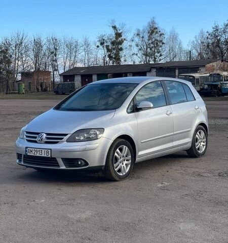 Серый Фольксваген Гольф Плюс, объемом двигателя 1.6 л и пробегом 214 тыс. км за 5700 $, фото 1 на Automoto.ua