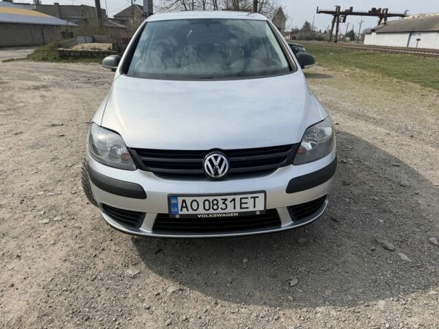 Серый Фольксваген Гольф Плюс, объемом двигателя 2 л и пробегом 274 тыс. км за 6350 $, фото 1 на Automoto.ua
