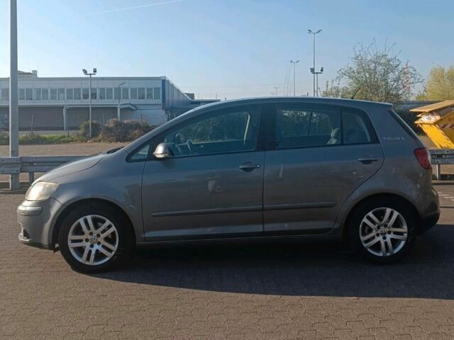 Серый Фольксваген Гольф Плюс, объемом двигателя 1.6 л и пробегом 227 тыс. км за 5999 $, фото 1 на Automoto.ua