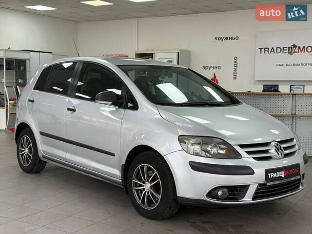 Сірий Фольксваген Golf Plus, об'ємом двигуна 1.6 л та пробігом 283 тис. км за 5490 $, фото 1 на Automoto.ua