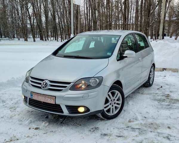 Серый Фольксваген Гольф Плюс, объемом двигателя 1.6 л и пробегом 184 тыс. км за 6650 $, фото 1 на Automoto.ua