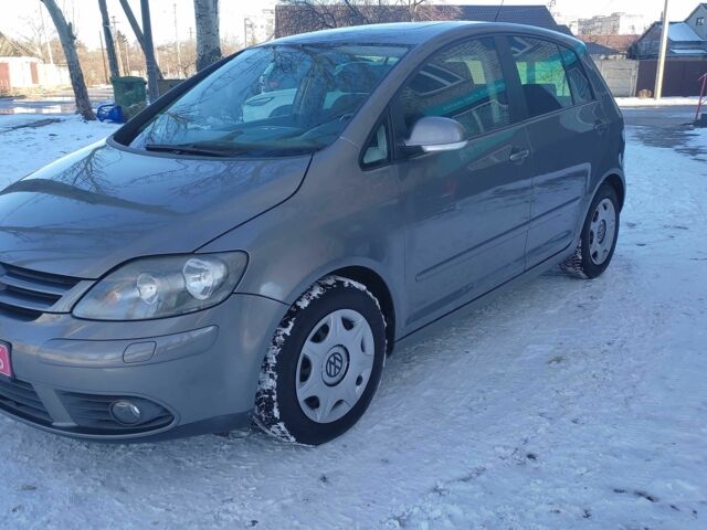 Серый Фольксваген Гольф Плюс, объемом двигателя 1.4 л и пробегом 190 тыс. км за 6000 $, фото 1 на Automoto.ua