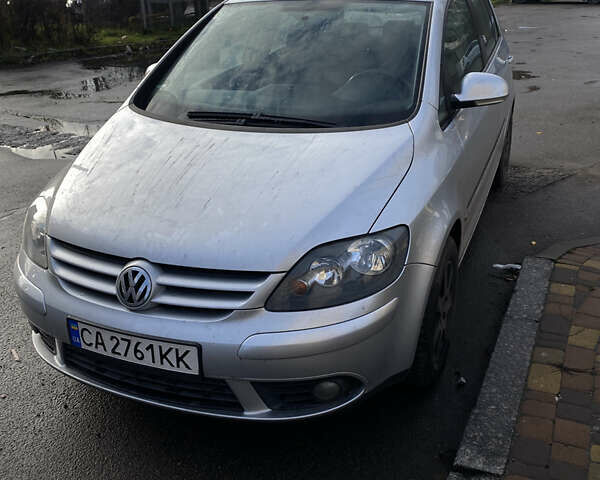 Серый Фольксваген Гольф Плюс, объемом двигателя 1.6 л и пробегом 157 тыс. км за 7000 $, фото 1 на Automoto.ua