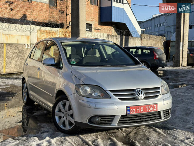 Серый Фольксваген Гольф Плюс, объемом двигателя 1.4 л и пробегом 232 тыс. км за 6500 $, фото 1 на Automoto.ua