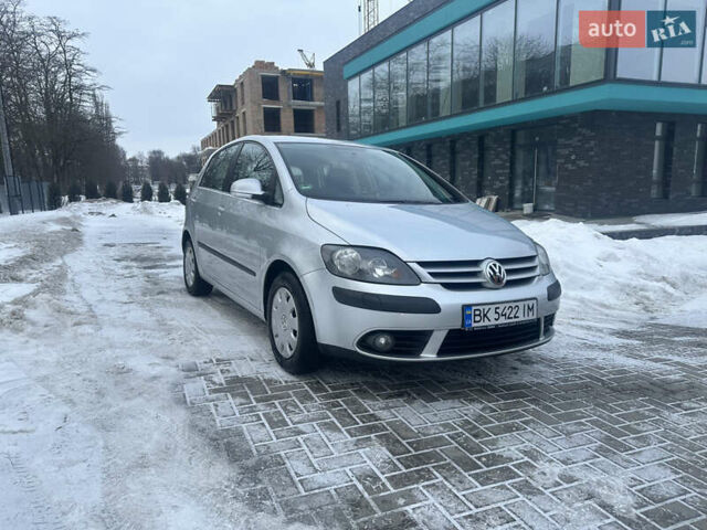 Сірий Фольксваген Golf Plus, об'ємом двигуна 1.6 л та пробігом 242 тис. км за 5800 $, фото 1 на Automoto.ua