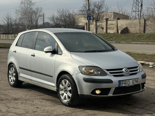 Серый Фольксваген Гольф Плюс, объемом двигателя 0 л и пробегом 280 тыс. км за 3000 $, фото 1 на Automoto.ua