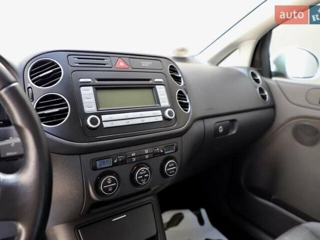 Сірий Фольксваген Golf Plus, об'ємом двигуна 1.39 л та пробігом 180 тис. км за 6500 $, фото 1 на Automoto.ua