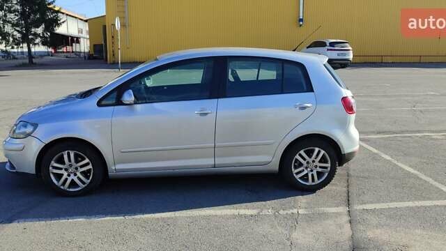 Фольксваген Гольф Плюс 2007 в Житомире на Automoto.ua Серый Фольксваген Гольф Плюс, объемом двигателя 1.6 л и пробегом 257 тыс. км за 5500 $, фото 1 на Automoto.ua