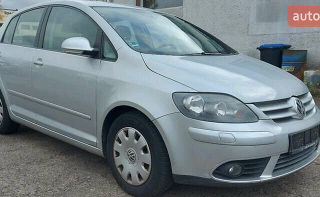 Сірий Фольксваген Golf Plus, об'ємом двигуна 0 л та пробігом 196 тис. км за 4390 $, фото 1 на Automoto.ua