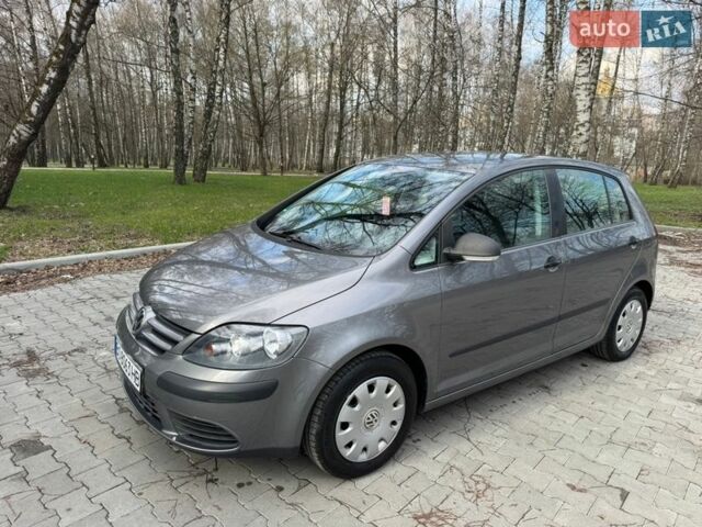Сірий Фольксваген Golf Plus, об'ємом двигуна 1.6 л та пробігом 227 тис. км за 5900 $, фото 1 на Automoto.ua