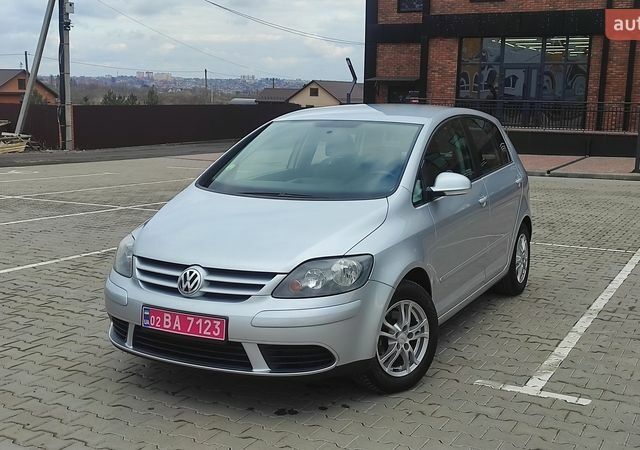 Сірий Фольксваген Golf Plus, об'ємом двигуна 1.6 л та пробігом 207 тис. км за 6299 $, фото 1 на Automoto.ua