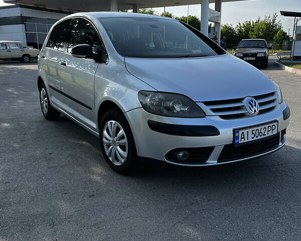Сірий Фольксваген Golf Plus, об'ємом двигуна 1.6 л та пробігом 264 тис. км за 5500 $, фото 1 на Automoto.ua