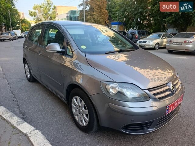 Сірий Фольксваген Golf Plus, об'ємом двигуна 1.6 л та пробігом 199 тис. км за 7300 $, фото 1 на Automoto.ua