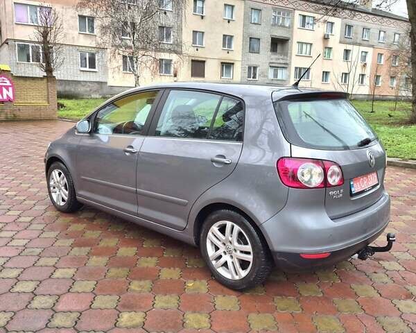 Серый Фольксваген Гольф Плюс, объемом двигателя 1.6 л и пробегом 188 тыс. км за 7100 $, фото 1 на Automoto.ua
