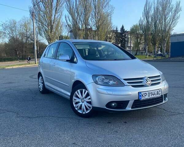 Сірий Фольксваген Golf Plus, об'ємом двигуна 1.4 л та пробігом 186 тис. км за 6500 $, фото 1 на Automoto.ua