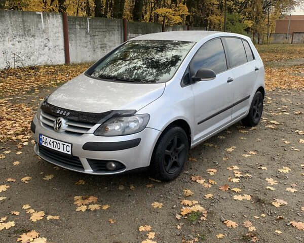 Серый Фольксваген Гольф Плюс, объемом двигателя 1.6 л и пробегом 222 тыс. км за 6499 $, фото 1 на Automoto.ua
