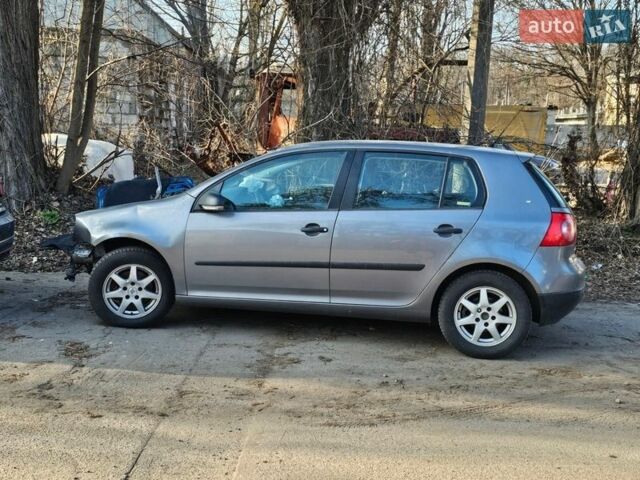 Сірий Фольксваген Golf Plus, об'ємом двигуна 1.6 л та пробігом 200 тис. км за 1800 $, фото 1 на Automoto.ua