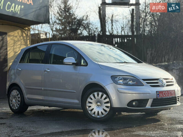 Сірий Фольксваген Golf Plus, об'ємом двигуна 1.6 л та пробігом 220 тис. км за 7199 $, фото 1 на Automoto.ua