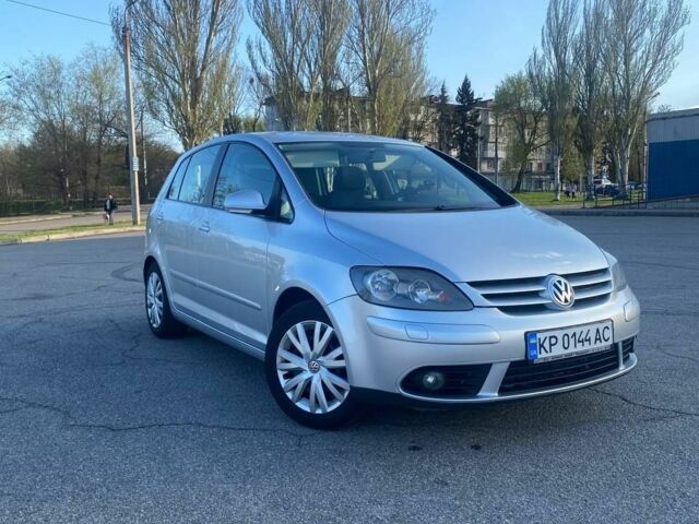 Серый Фольксваген Гольф Плюс, объемом двигателя 1.4 л и пробегом 186 тыс. км за 6300 $, фото 1 на Automoto.ua