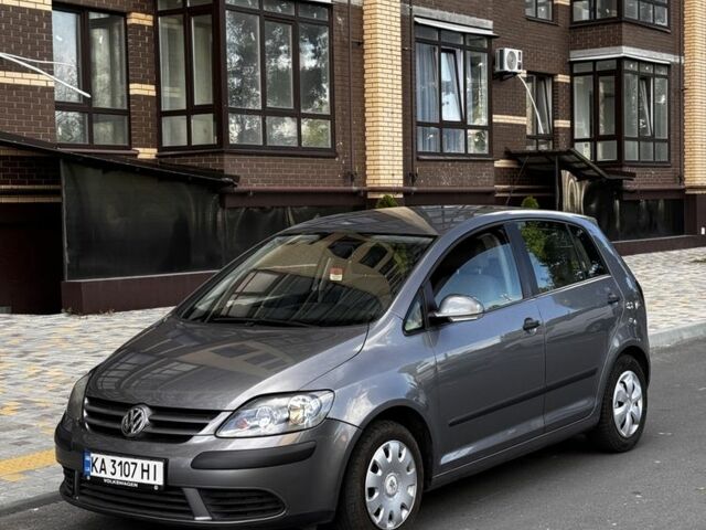 Сірий Фольксваген Golf Plus, об'ємом двигуна 0 л та пробігом 212 тис. км за 4466 $, фото 1 на Automoto.ua