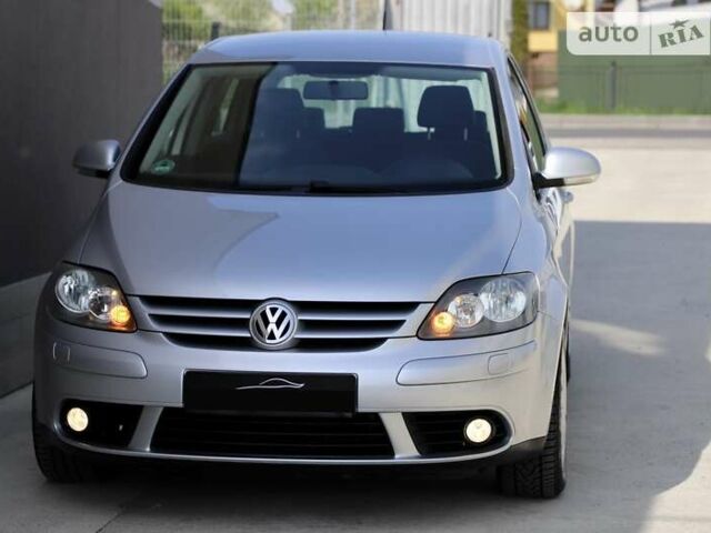 Серый Фольксваген Гольф Плюс, объемом двигателя 1.39 л и пробегом 118 тыс. км за 6500 $, фото 1 на Automoto.ua