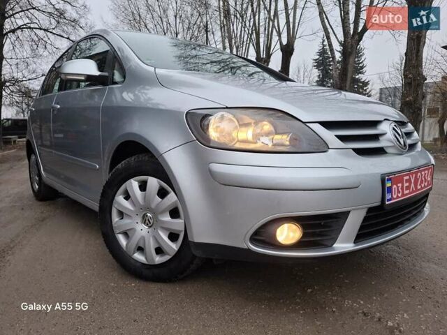 Серый Фольксваген Гольф Плюс, объемом двигателя 1.4 л и пробегом 222 тыс. км за 5850 $, фото 1 на Automoto.ua